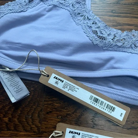 NWT SKIMS FITS EVERYBODY LACE SCOOP BRALETTE & PANTIES | JUPITER - Picture 4 of 4